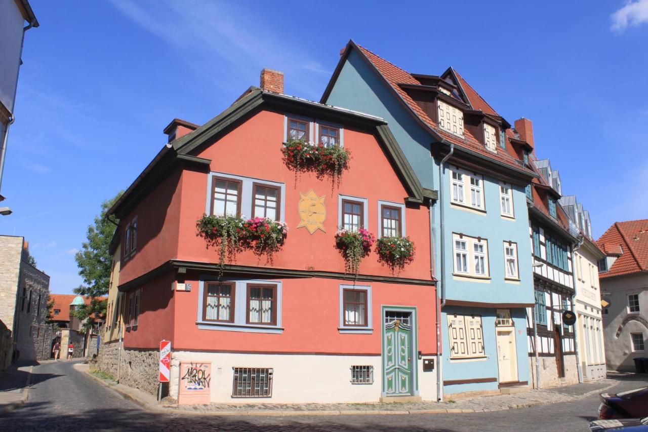 Haus Zum Kleinen Helm Apartment Erfurt Exterior foto