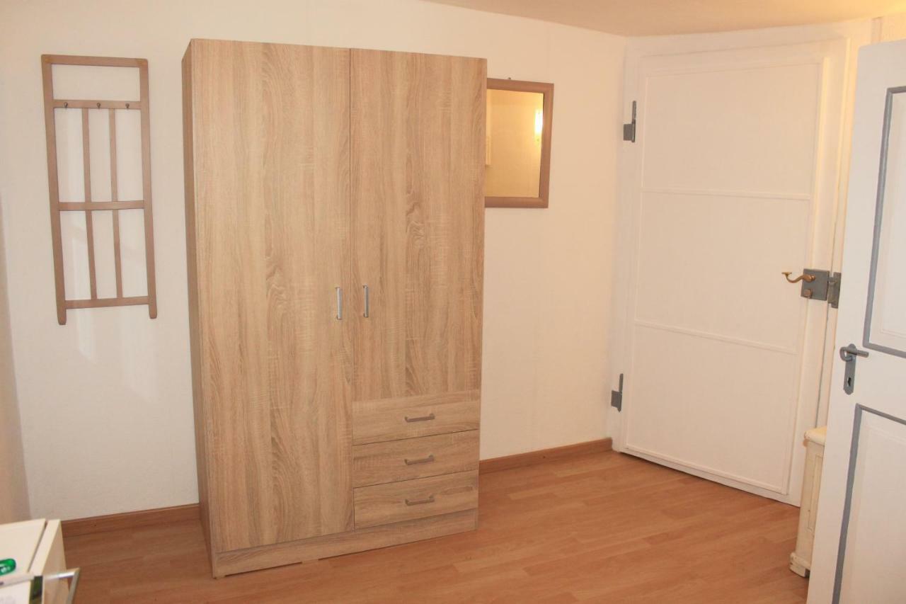 Haus Zum Kleinen Helm Apartment Erfurt Exterior foto