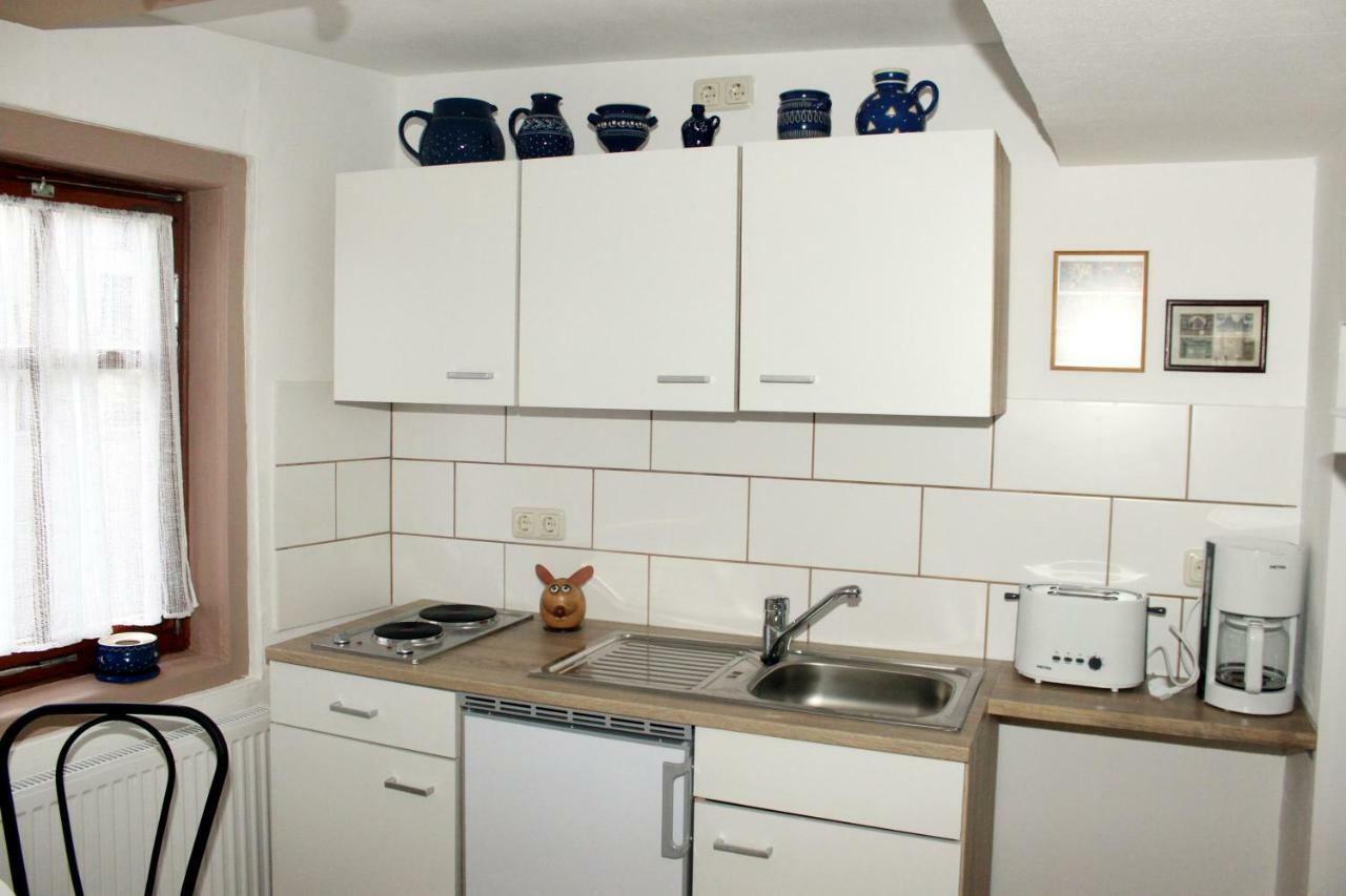Haus Zum Kleinen Helm Apartment Erfurt Exterior foto