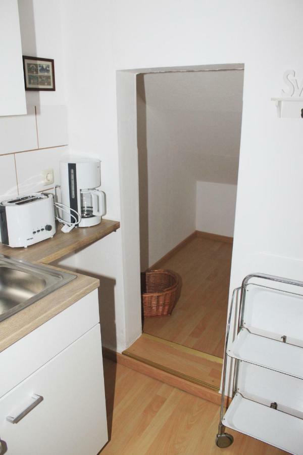 Haus Zum Kleinen Helm Apartment Erfurt Exterior foto